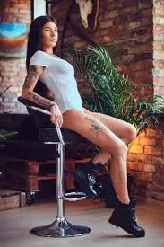 bofir75278 (26) female from GB - sexting partner