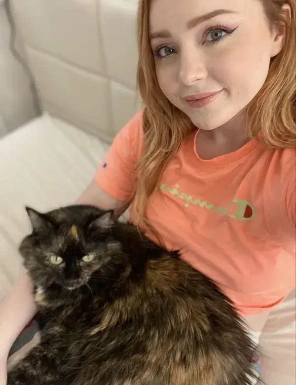 boker53194 (21) female from AU - sexting partner