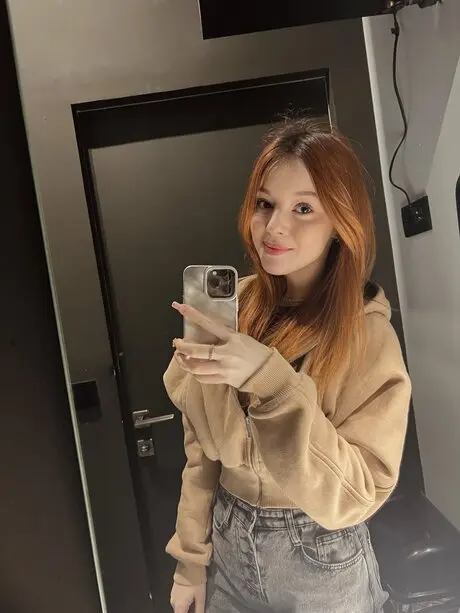 bolako8148 (23) female from US - sexting partner