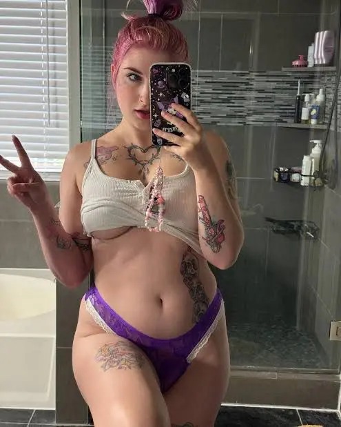 bonniegrace02 (18) female from US - sexting partner