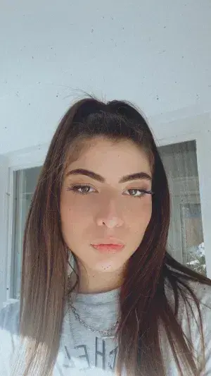 bovima4094 (23) female from US - sexting partner