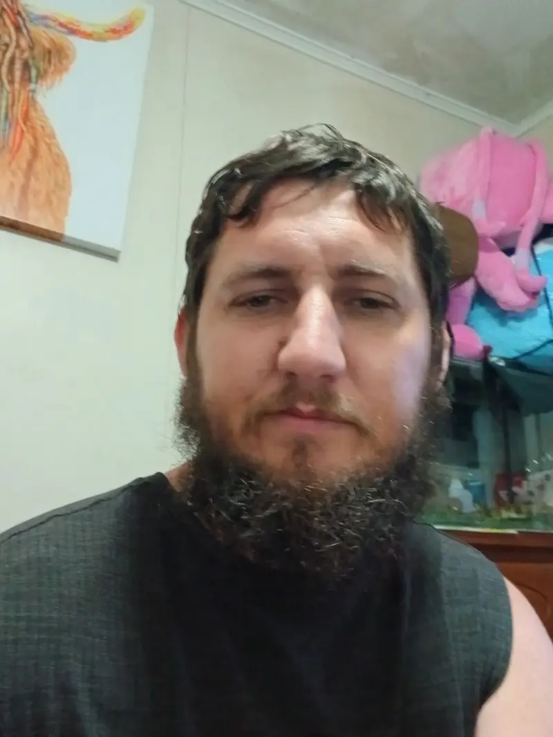 bundyboy95 (18) male from AU - sexting partner