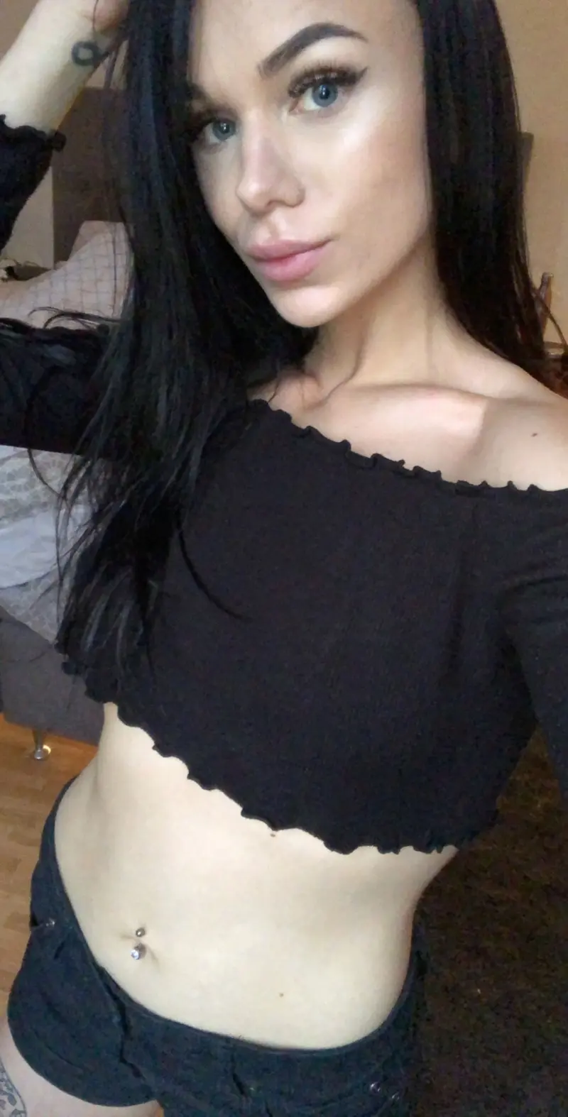 camvideocall877 (18) female from CA - sexting partner