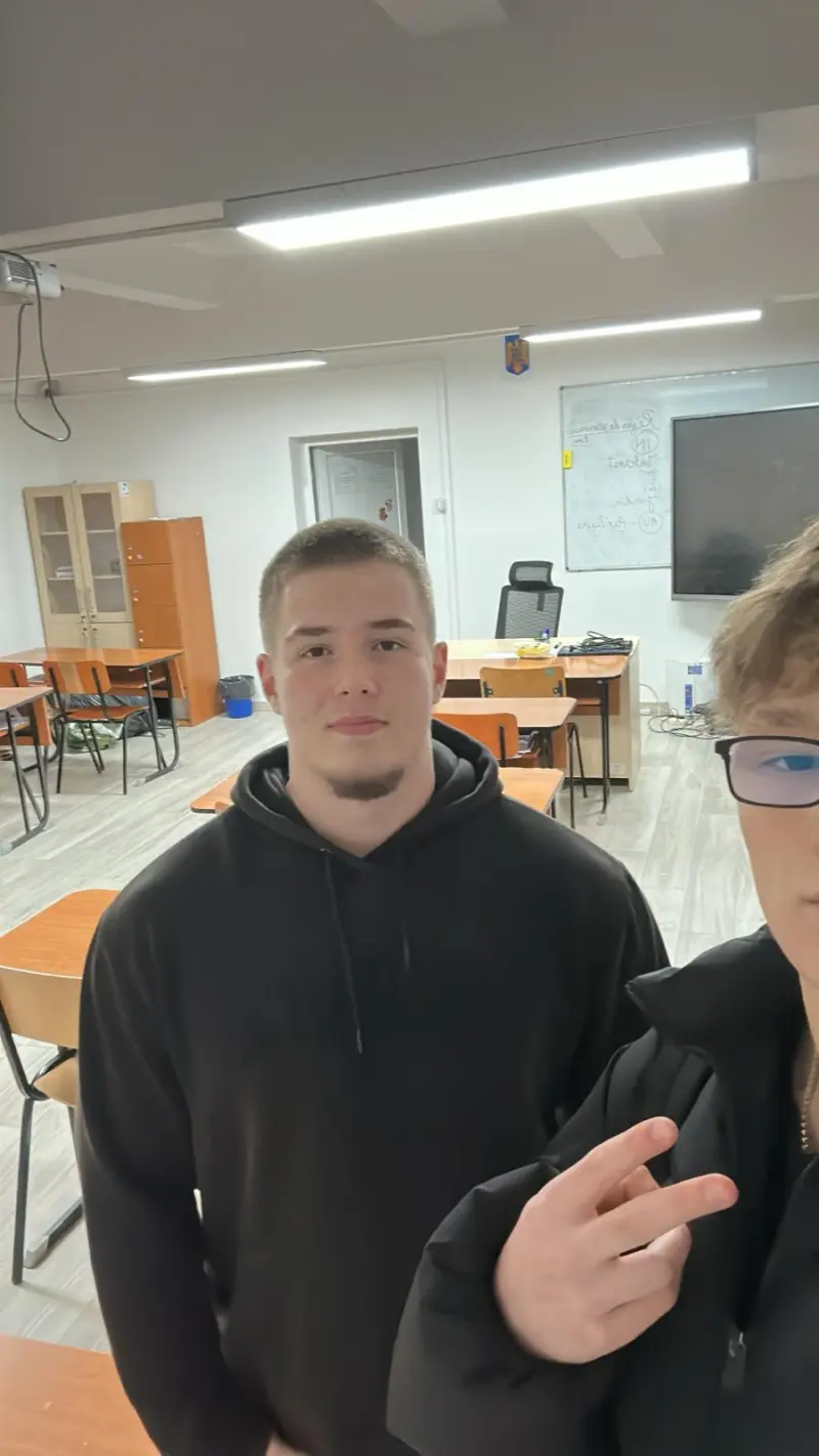 capdeou614 (18) male from RO - sexting partner