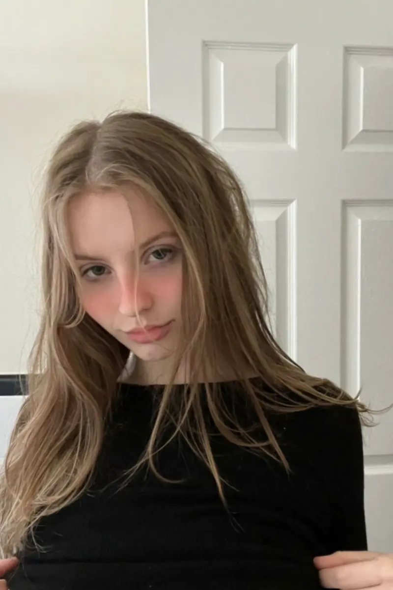 cathe43s (18) female from US - sexting partner