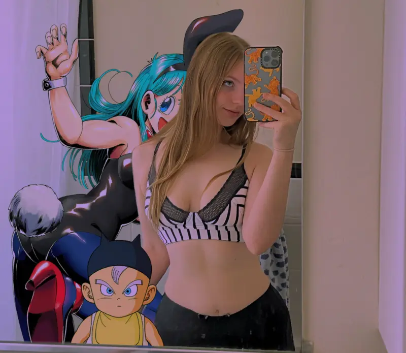 catherina65x (18) female from US - sexting partner