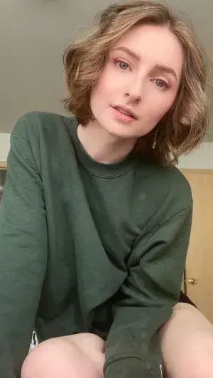 cehej91214 (21) female from GB - sexting partner