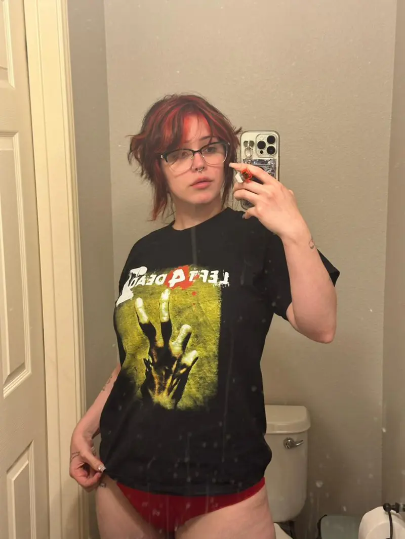 charlotterose2357 (24) female from DE - sexting partner