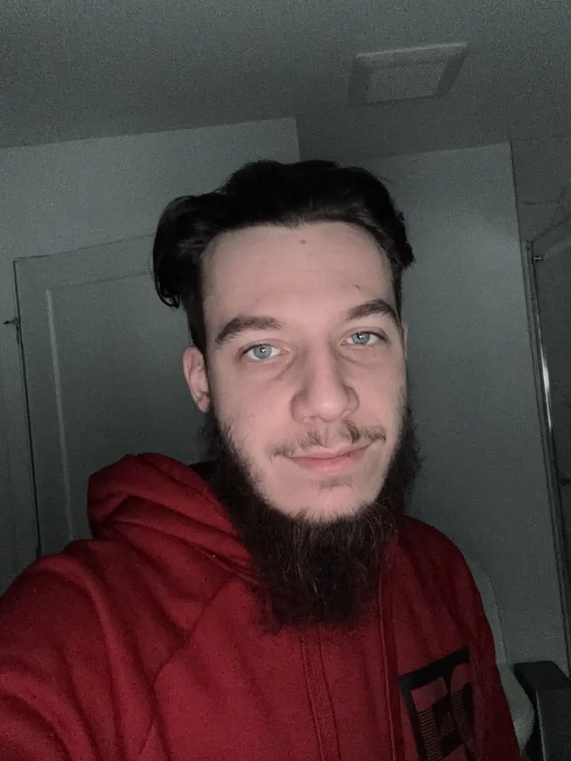 christotreps (18) male from CA - sexting partner