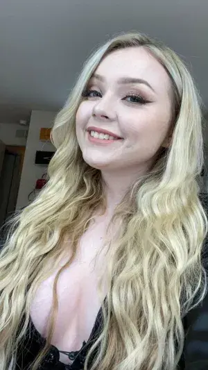 cigax70882 (21) female from BE - sexting partner