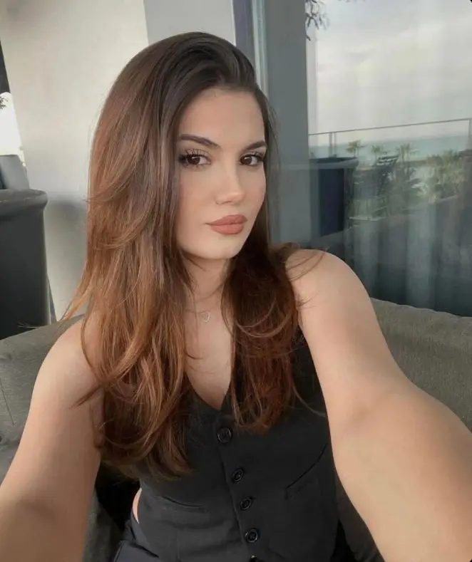 cihasij (22) female from GB - sexting partner