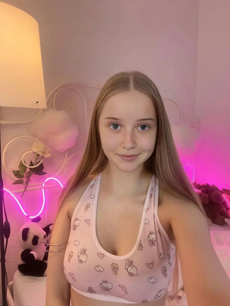 cilpebe934 (18) female from CA - sexting partner