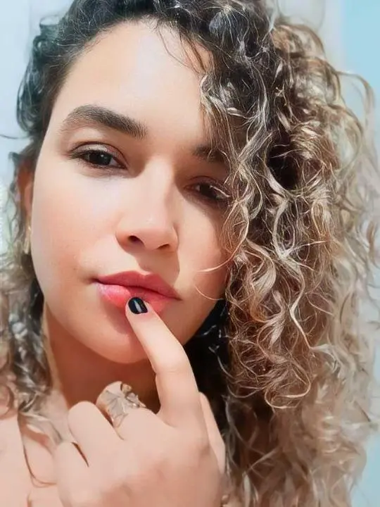 civolaly (26) female from GB - sexting partner