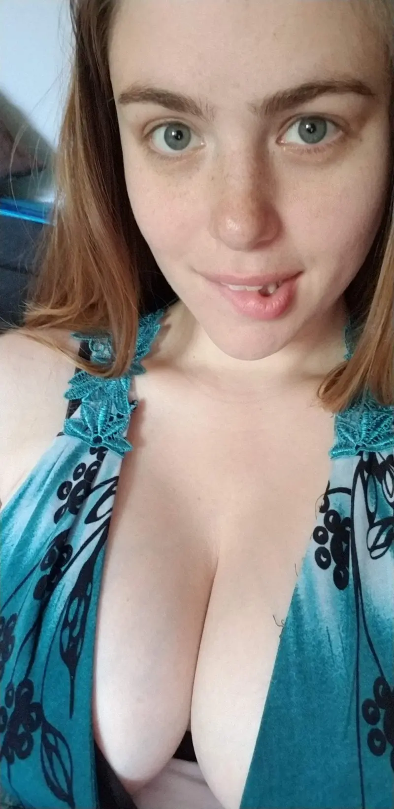 ciwam75795 (18) female from CA - sexting partner