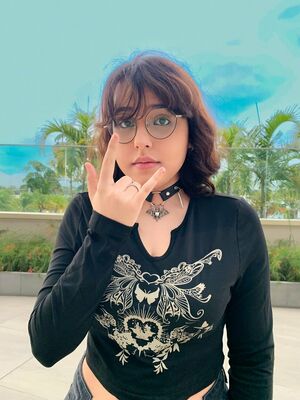 ciyanir915 - United States sexting partner