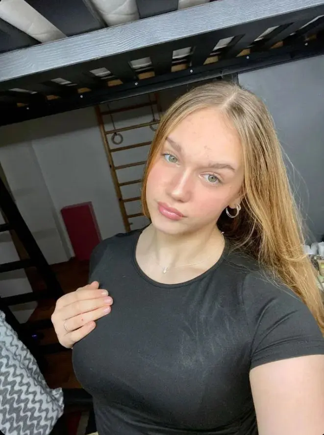 ciyeracf (18) female from US - sexting partner