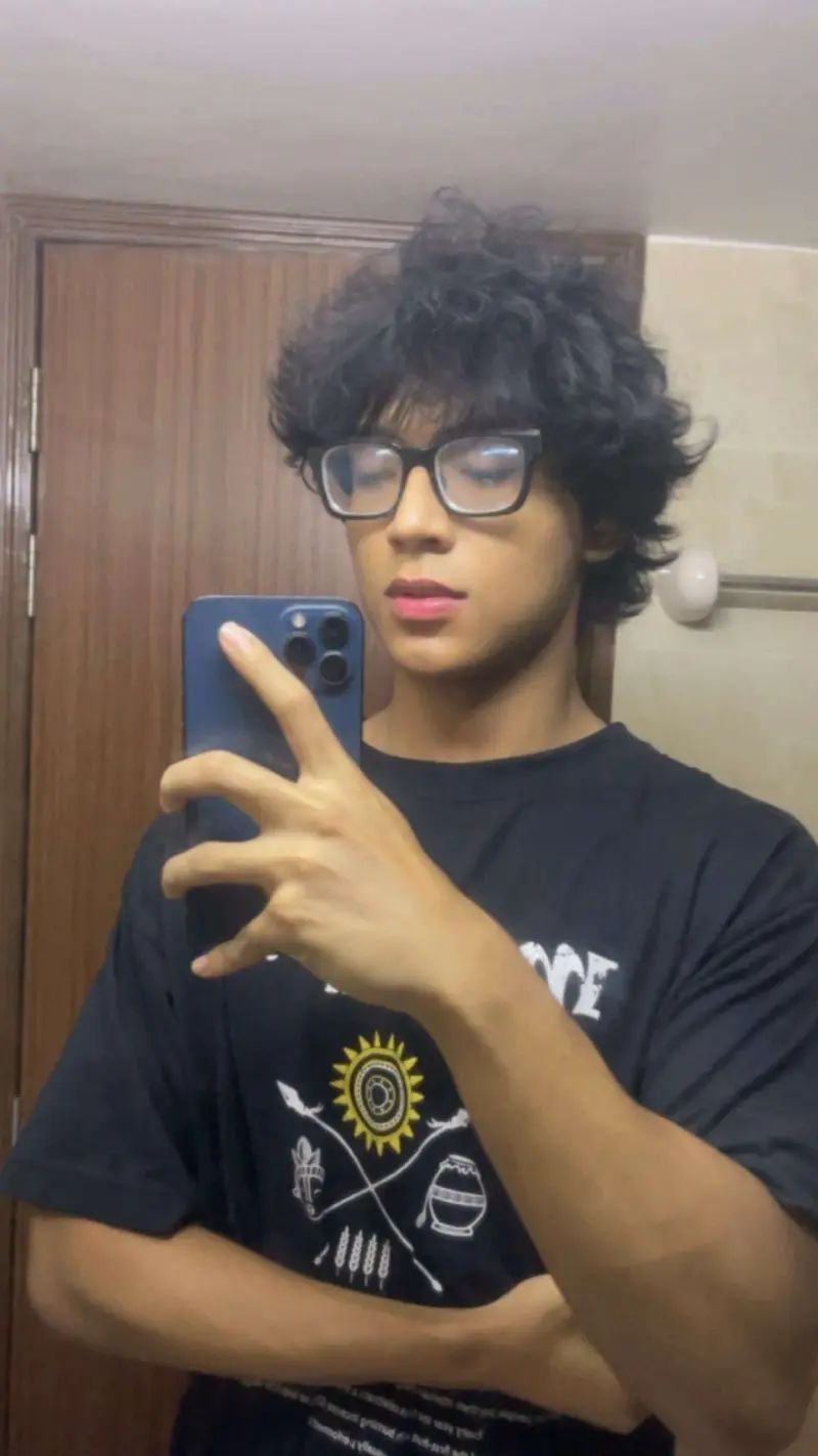 clipspodcast003 (18) male from BD - sexting partner