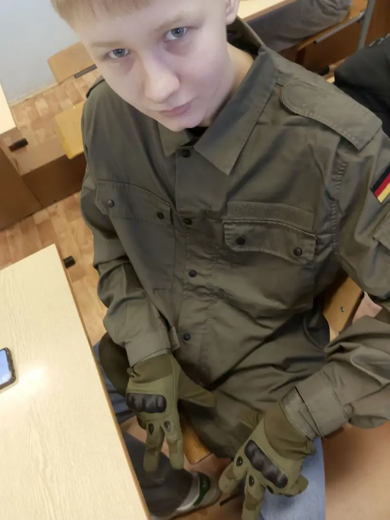 cnbsq (18) male from RU - sexting partner