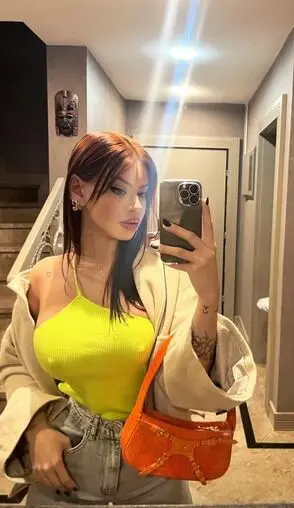 comlogedri (18) female from CA - sexting partner