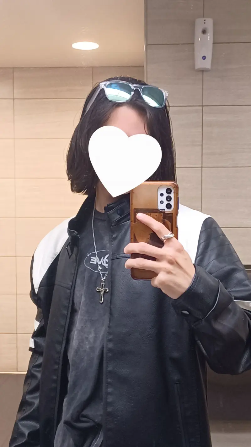 cosmicvibexxx (20) male from US - sexting partner