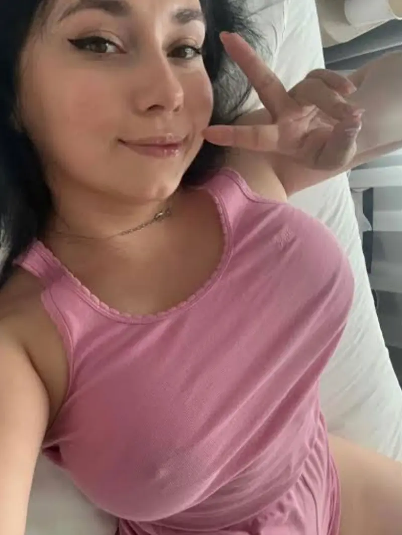 costellomary067 (28) female from US - sexting partner