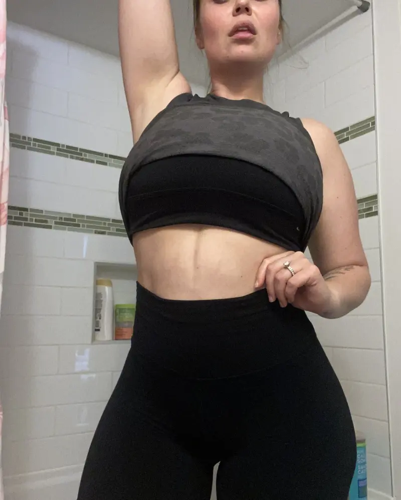 coxaka1383 (23) female from US - sexting partner