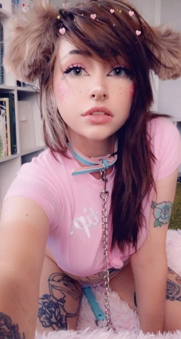 cwdwraez (26) female from CH - sexting partner