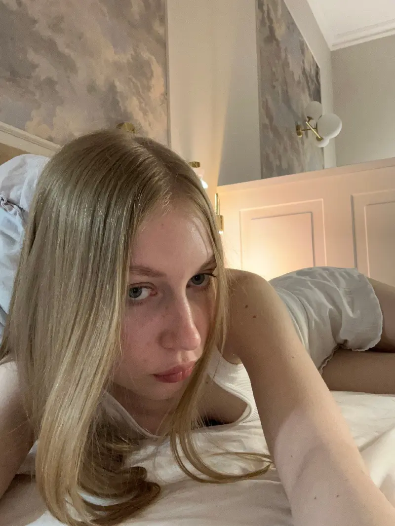 cyhdawh (25) female from US - sexting partner