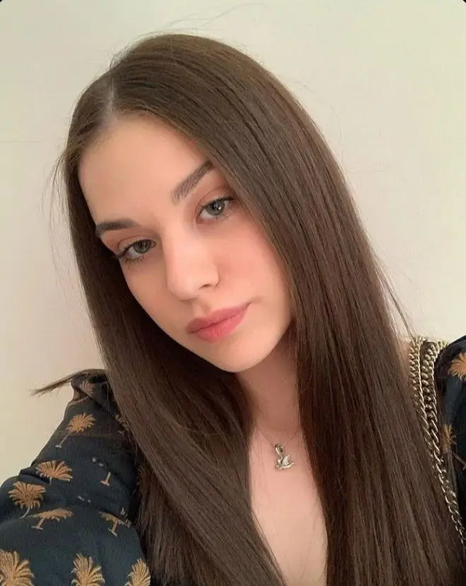 cywupa (18) female from US - sexting partner