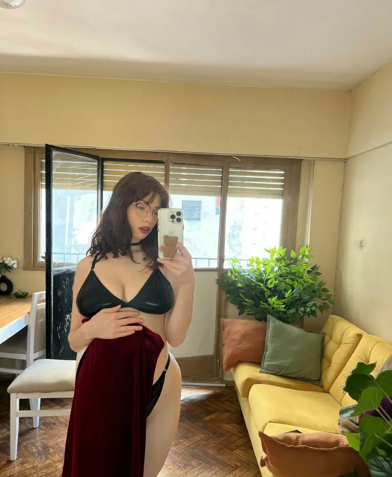 czeuacw (18) female from US - sexting partner