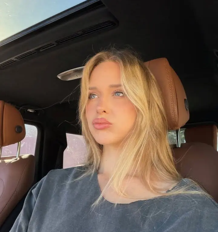 dahaj79258 (18) female from US - sexting partner