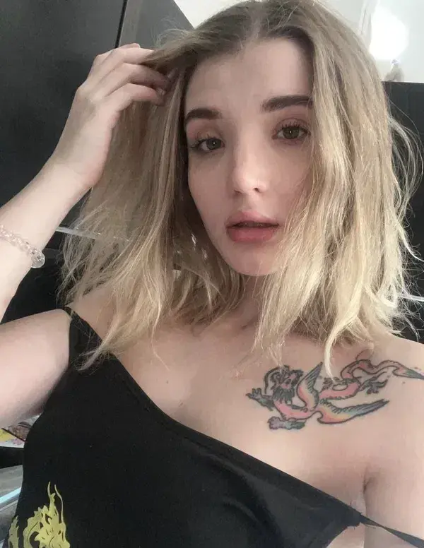 daley60221 (18) female from US - sexting partner