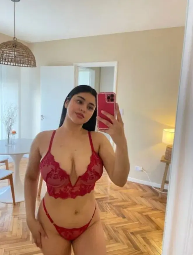 damenin (22) female from US - sexting partner