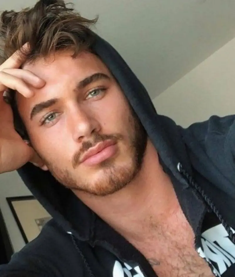 dan_b4rnes (23) male from GB - sexting partner