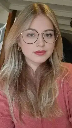 datob44131 (21) female from US - sexting partner