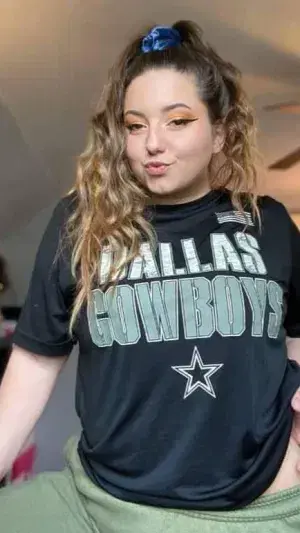 debikix448 (18) female from GB - sexting partner