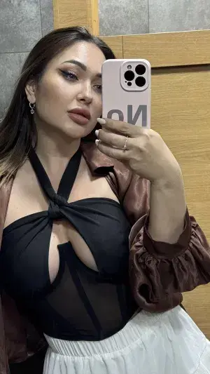 debin43137 (22) female from US - sexting partner