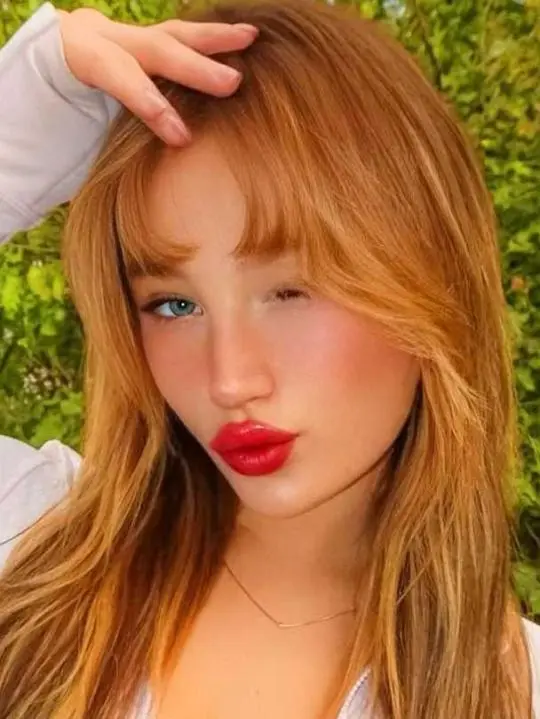 delihe (18) female from AU - sexting partner