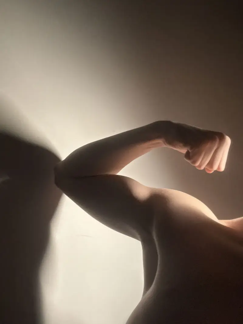 dg1460810 (18) male from CH - sexting partner