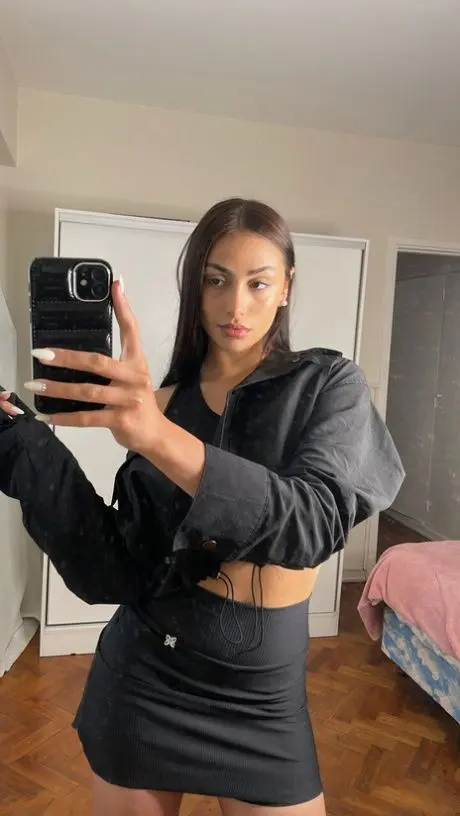 didone1256 (18) female from GB - sexting partner