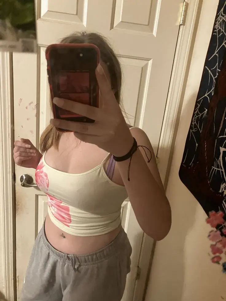 dihala9442 (18) female from US - sexting partner