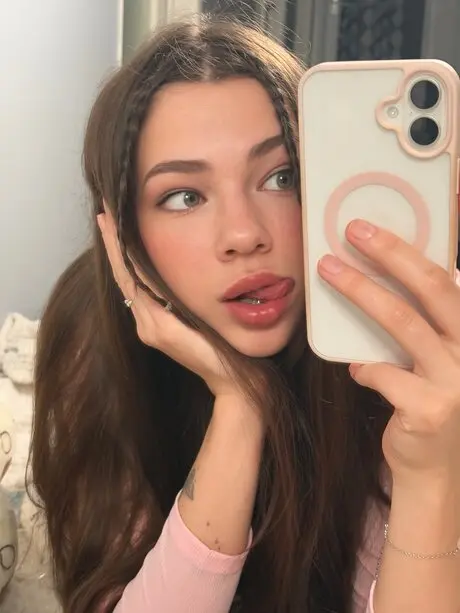 dikimep210 (18) female from NO - sexting partner