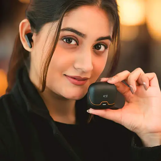 dimega5000 (23) female from GB - sexting partner