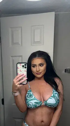 dirija8279 (25) female from GB - sexting partner