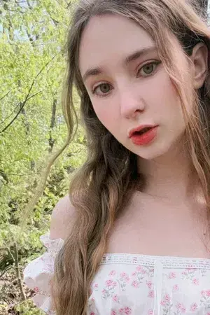 diwox88577 (19) female from FR - sexting partner