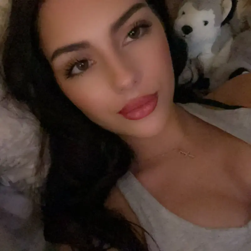 djkallamow (18) female from DE - sexting partner