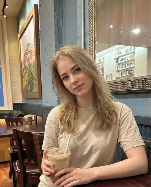 dogiv99306 (18) female from DE - sexting partner