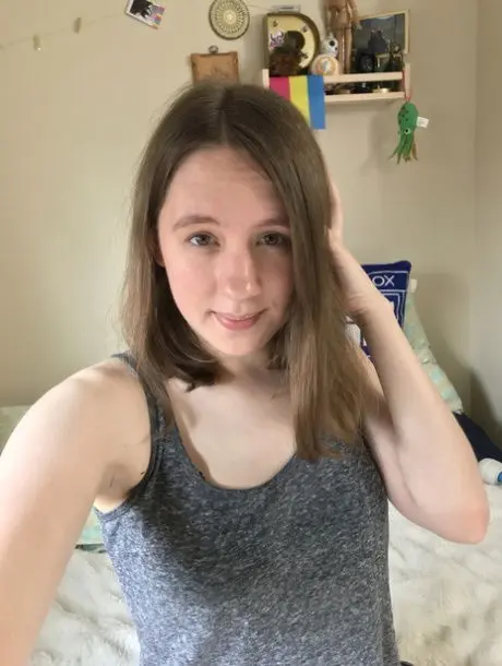 dohiba1215 (18) female from GB - sexting partner