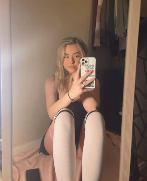 dohovaf951 (18) female from AU - sexting partner