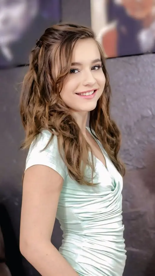 dojas54542 (25) female from GB - sexting partner